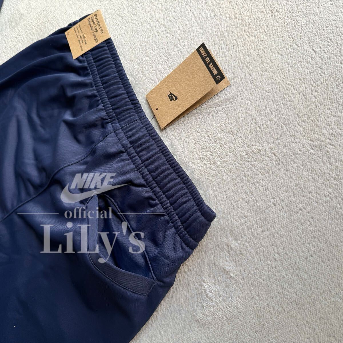 新品 NIKE上下セットアップ Lサイズ ネイビー ロゴ刺繍 新品 NIKE上下セットアップ Lサイズ ネイビー ロゴ刺繍