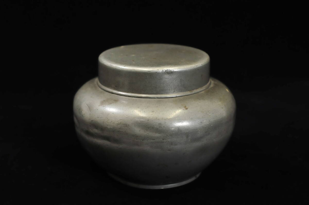 【煎茶道具】　無銘　錫製　茶壺　茶心　茶筒　高さ：7㎝　直径：8.5cm　重量：335ｇ　2401121-1