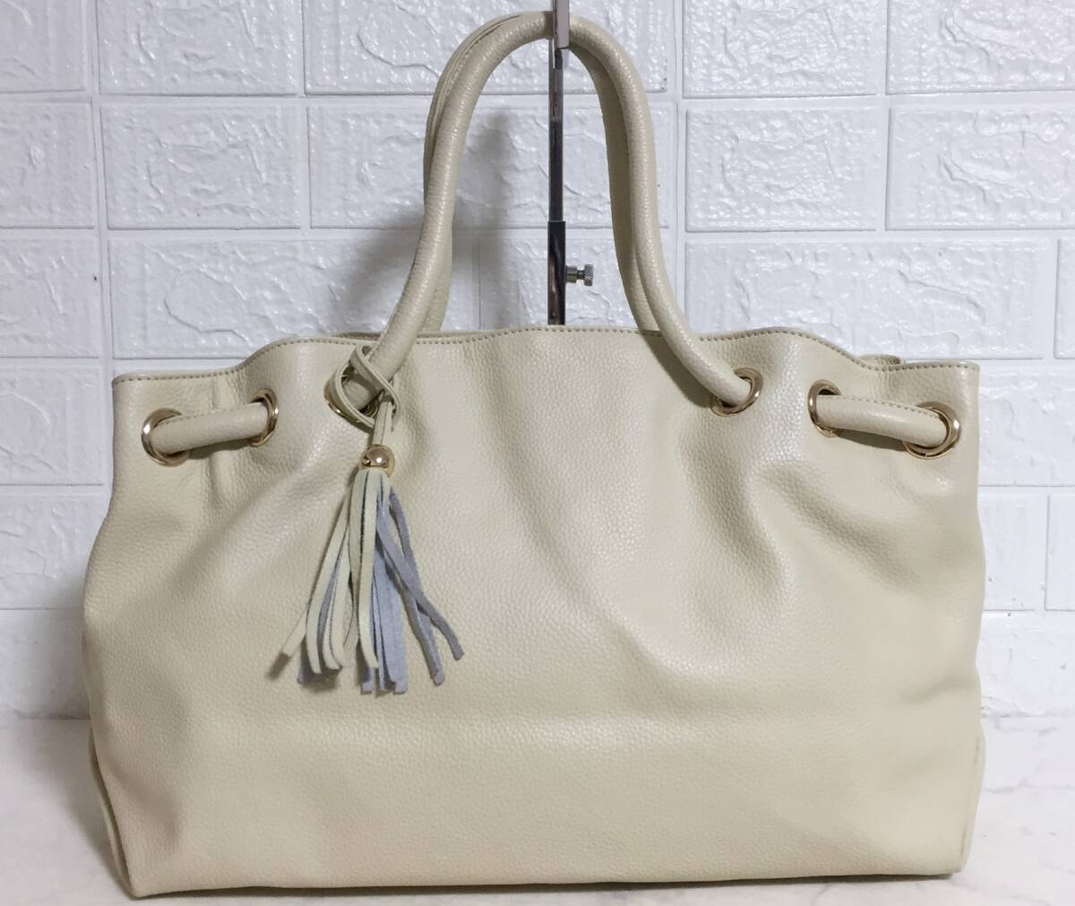 no29544 CARiNO カリーノ レザー タッセル ハンド トート バッグ