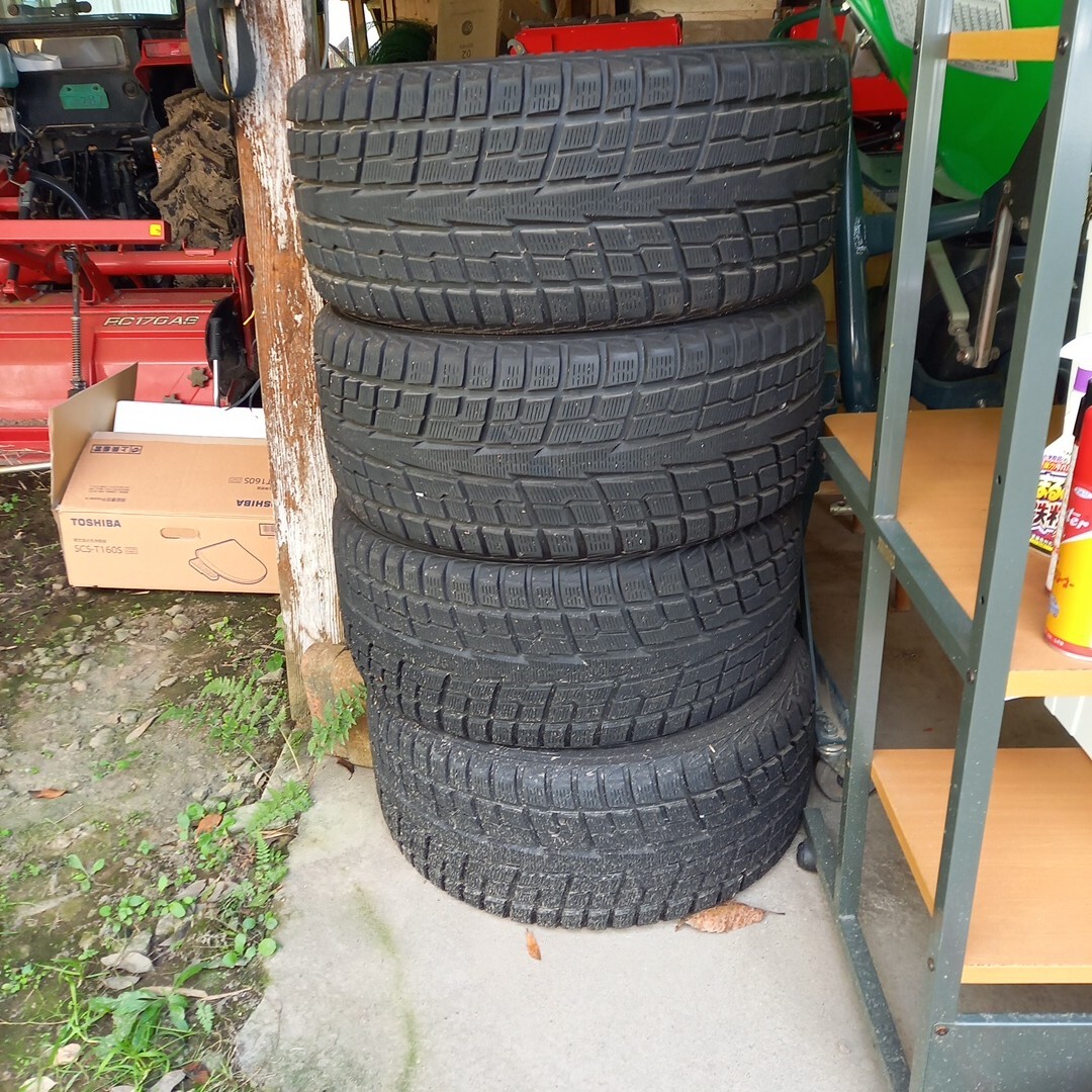 ヨコハマ スタッドレスタイヤジオランダ―275-40-20
