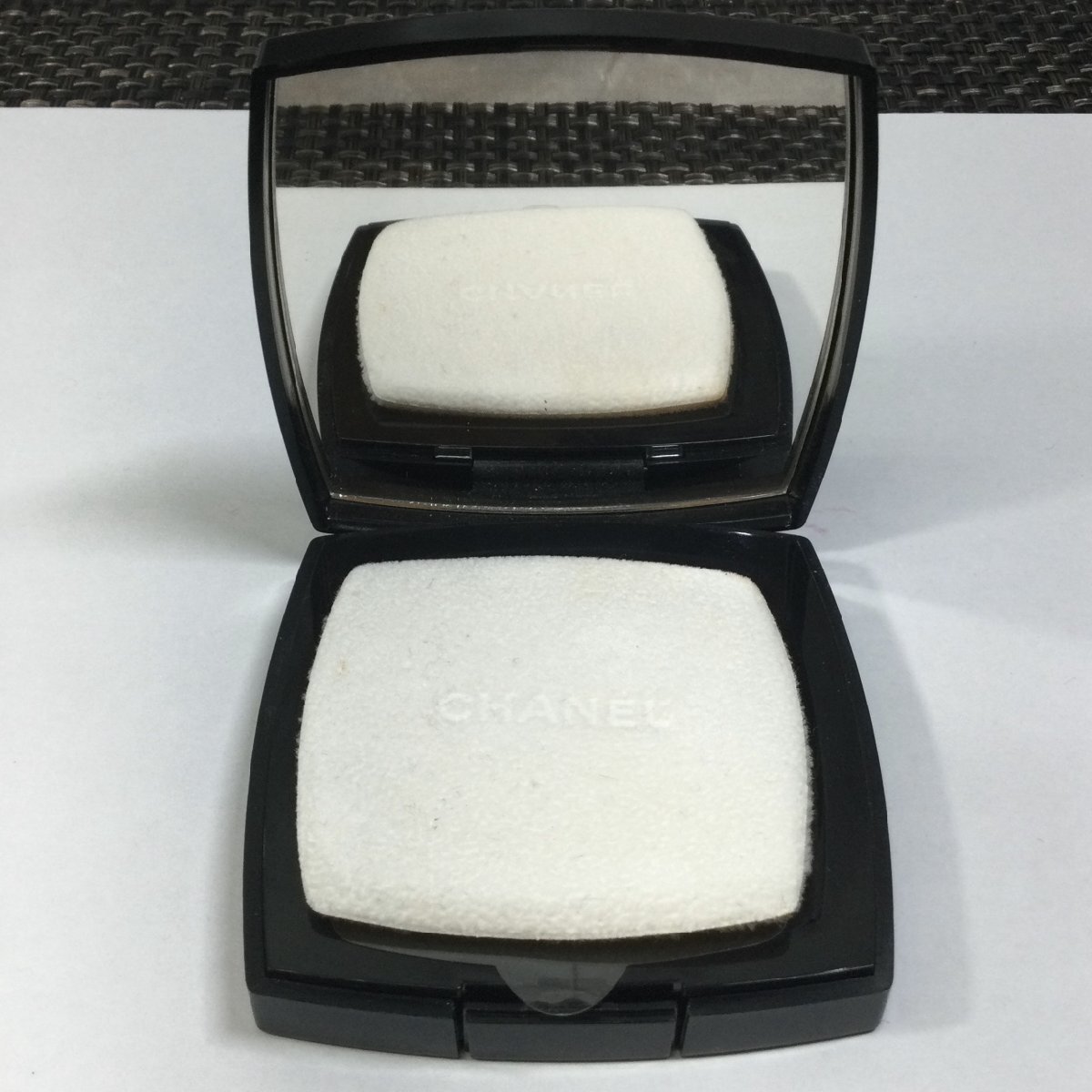 【残量多/現状品/TO】CHANEL シャネル プードゥル ユニヴェルセル コンパクト 20 クレール 15g フェイスパウダー　MZ1118/0004