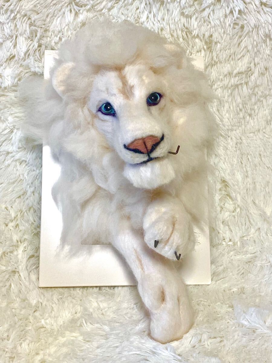 ◆値下げ◆ハンドメイド　 羊毛フェルト　額から飛び出たホワイトライオン