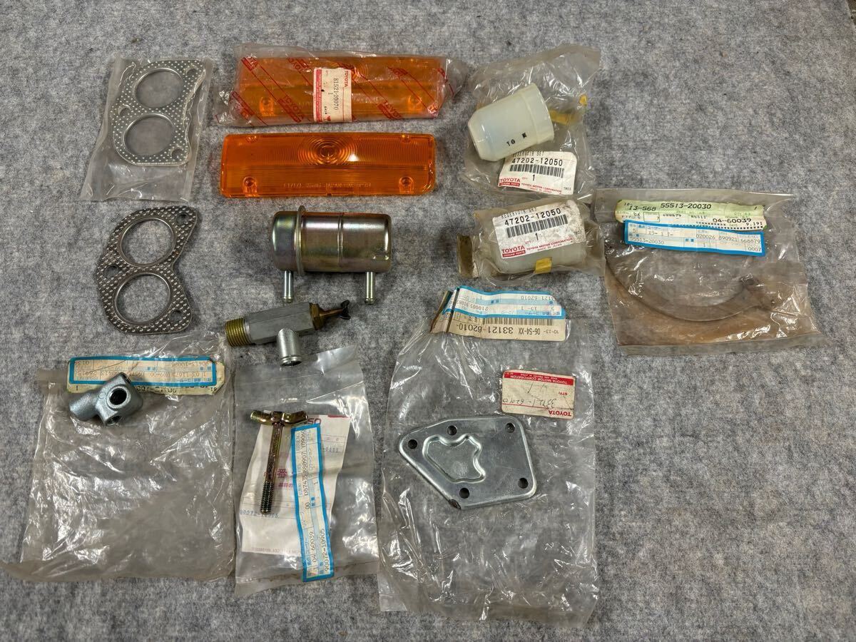 希少品 新品 トヨタ 1600GT RT55 GT5 ヒーターコック ガスケット フロントウィンカーレンズ RT55部品 RT55パーツ 当時物 純正