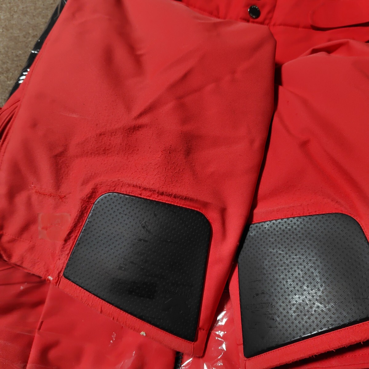 DESCENTE オガサカスキー スキーウェア 上下 S М 赤黒 ワッペン DESCENTE オガサカスキー スキーウェア 上下 S М 赤黒 ワッペン