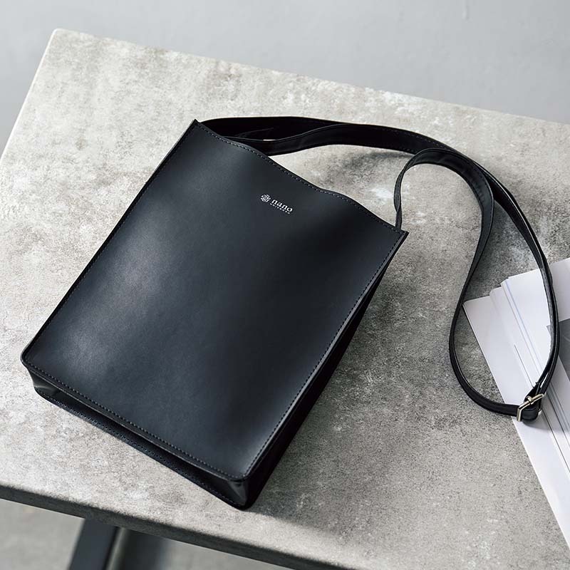 ナノ ユニバース nano universe カード入れも スマホ入れも 付いた レザー調(diào) ショルダーバッグ シンプルデザイン 內(nèi)ポケット付き2