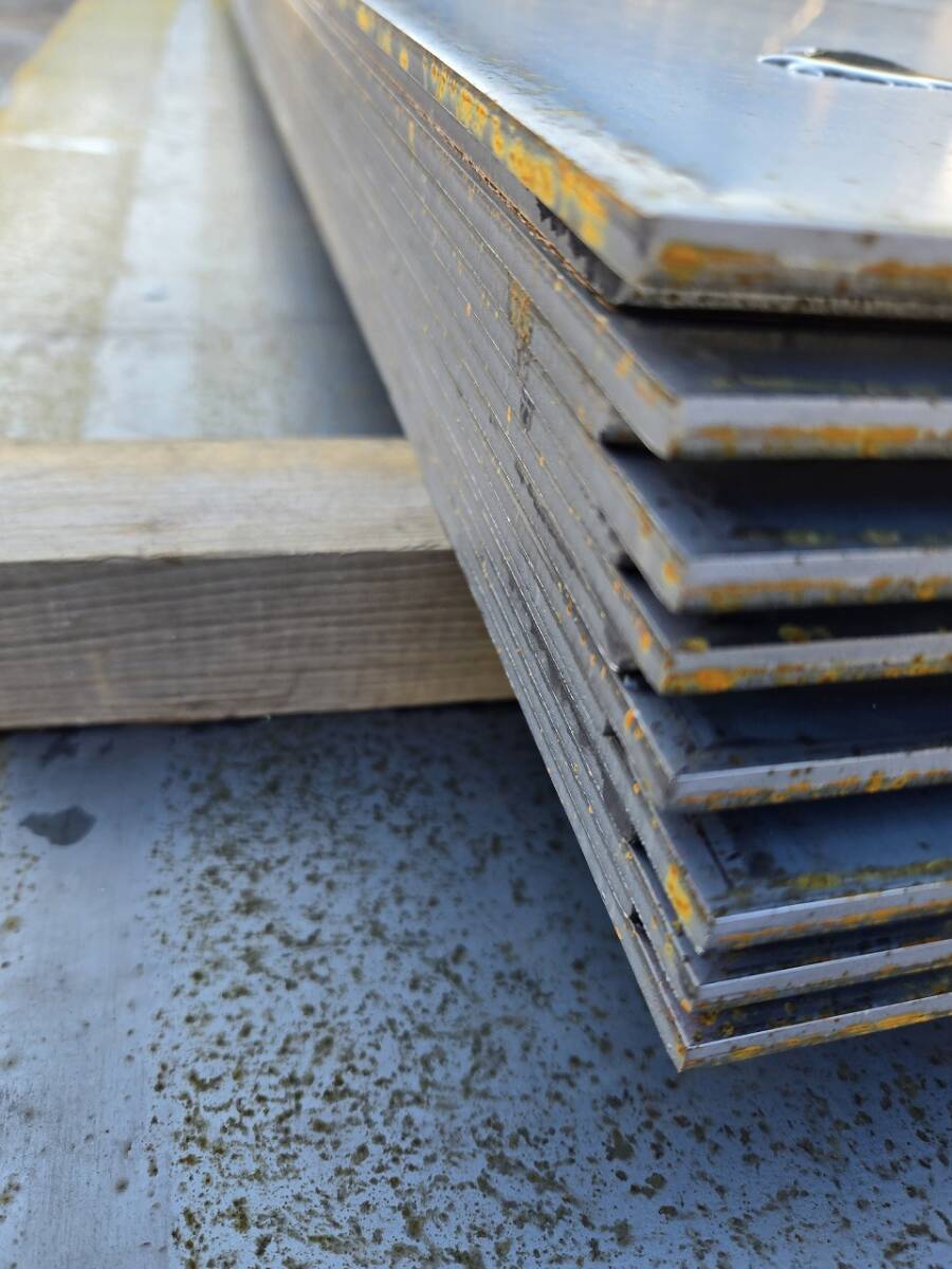 工事用敷鉄板3×6(914×1824)厚み6mm吊り穴付き 新品未使用品 工事用敷鉄板3×6(914×1824)厚み6mm吊り穴付き 新品未使用品