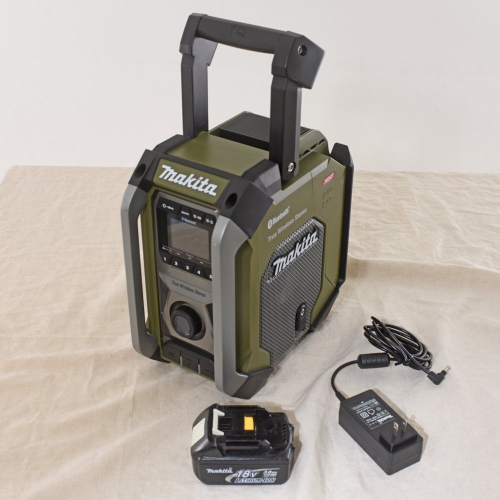 マキタ 充電式ラジオ MR005GZO 中古良品 ACアダプター付 18V3Ah マキタ 充電式ラジオ MR005GZO 中古良品 ACアダプター付 18V3Ah