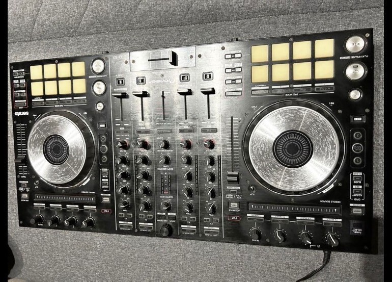 DJコントローラー　DDJ-SX Pioneer パイオニア