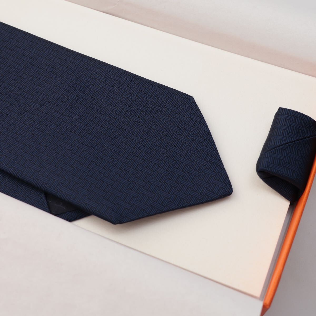 未使用 HERMES エルメス 桜 ネクタイ H柄 ネイビー|Yahoo 未使用 HERMES エルメス 桜 ネクタイ H柄 ネイビー|Yahoo