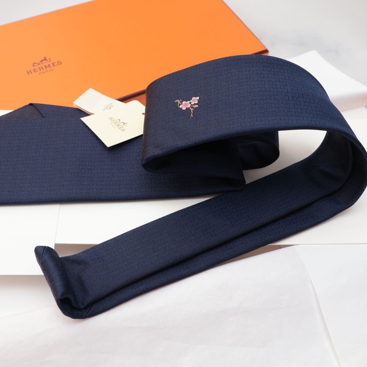 未使用 HERMES エルメス 桜 ネクタイ H柄 ネイビー|Yahoo 未使用 HERMES エルメス 桜 ネクタイ H柄 ネイビー|Yahoo