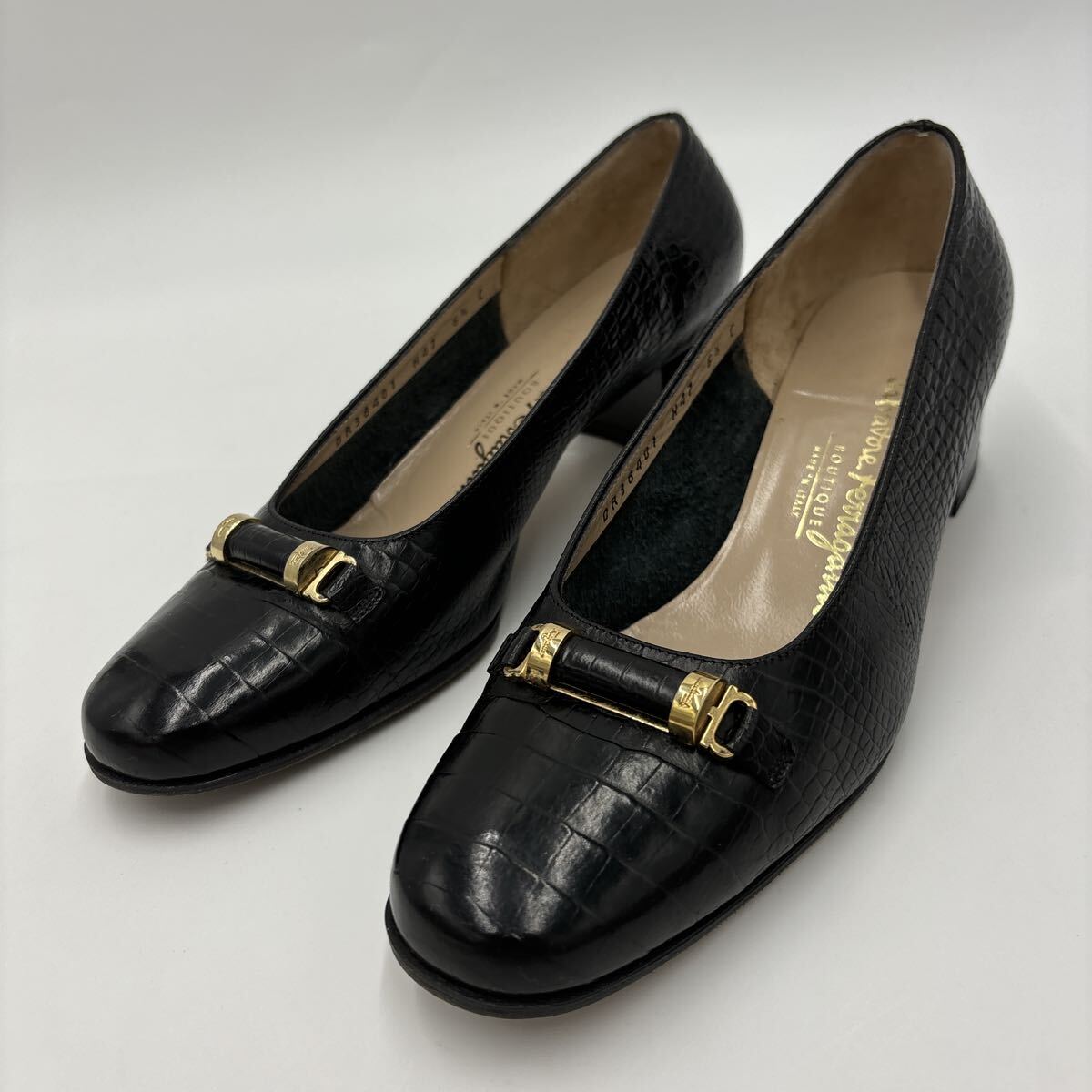B＊ 良品 保存袋付 高級婦人靴 Salvatore Ferragamo サルヴァトーレフェラガモ 本革 クロコ型押し ガンチーニ ヒール パンプス 6.5C 23.5cm
