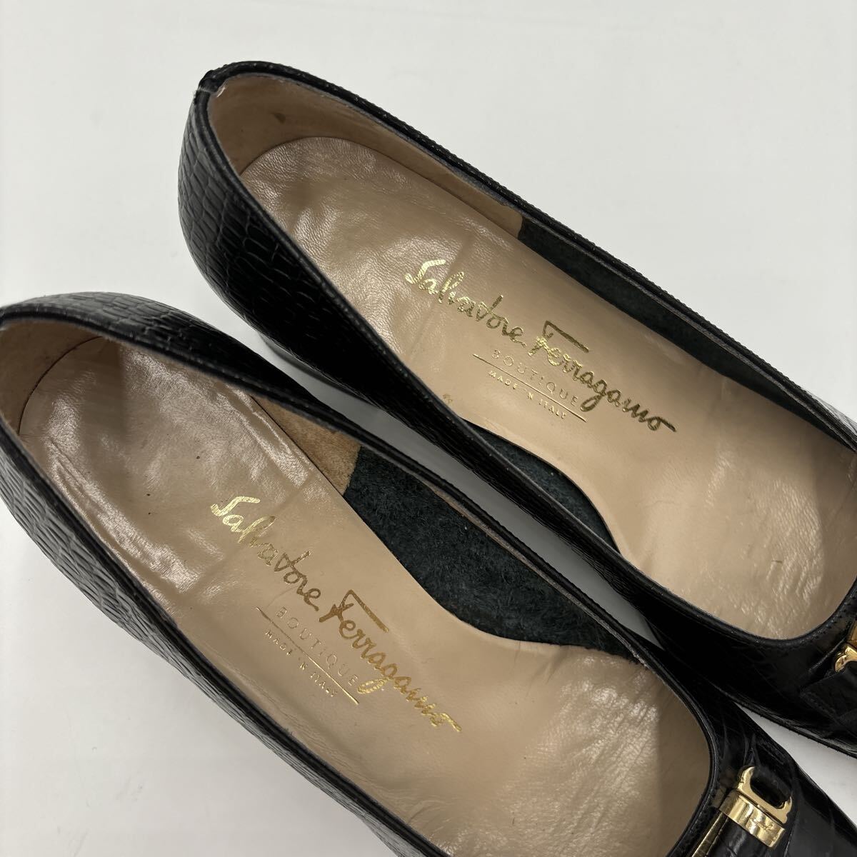 B＊ 良品 保存袋付 高級婦人靴 Salvatore Ferragamo サルヴァトーレフェラガモ 本革 クロコ型押し ガンチーニ ヒール パンプス 6.5C 23.5cm