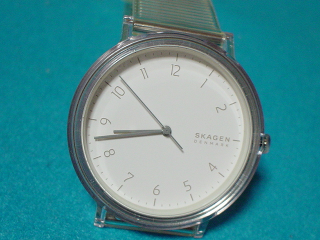 珍品　デザイン　SKAGEN　DENMARK　３ATM　腕時計　ホワイト