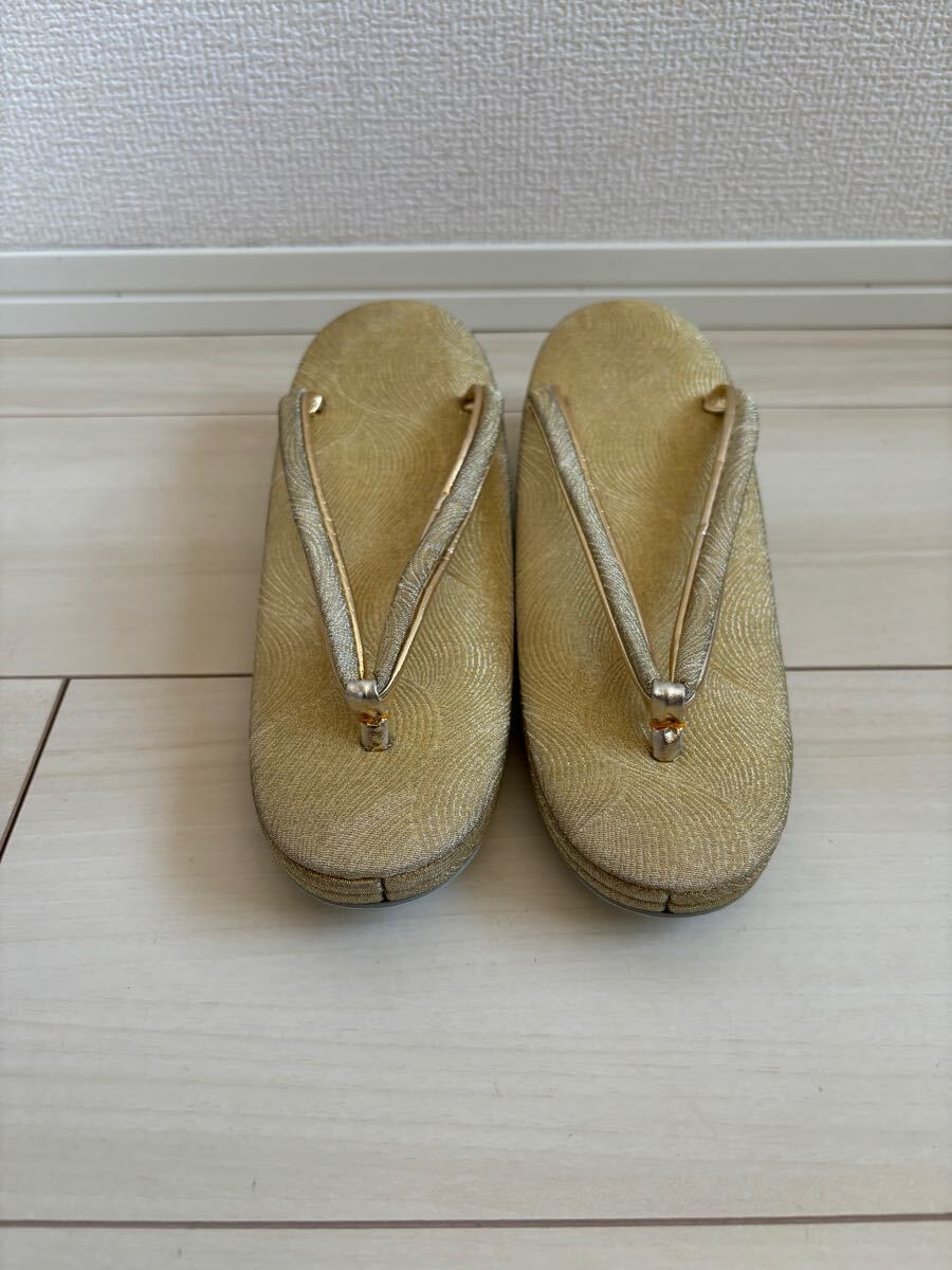 （709）ゴールド　草履