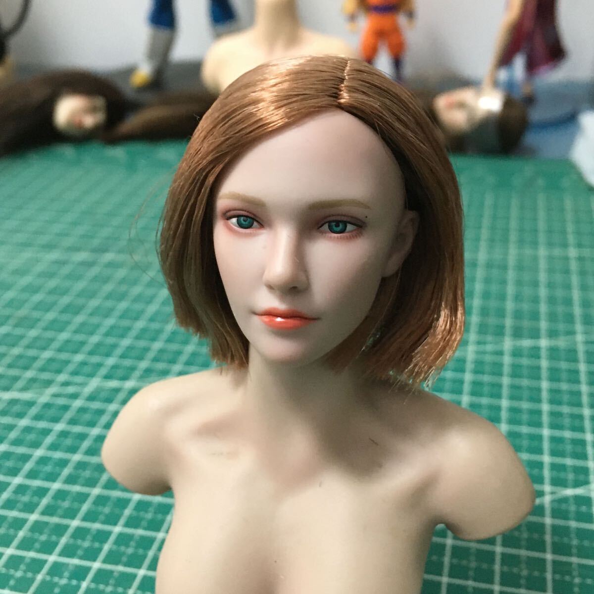 B127 1/6 フィギュア ヘッド　女性ヘッド　植毛タイプ 希少品 12インチドール 美少女 OB/TBLeague/Phicen/Jiaou doll素体対応 日焼け