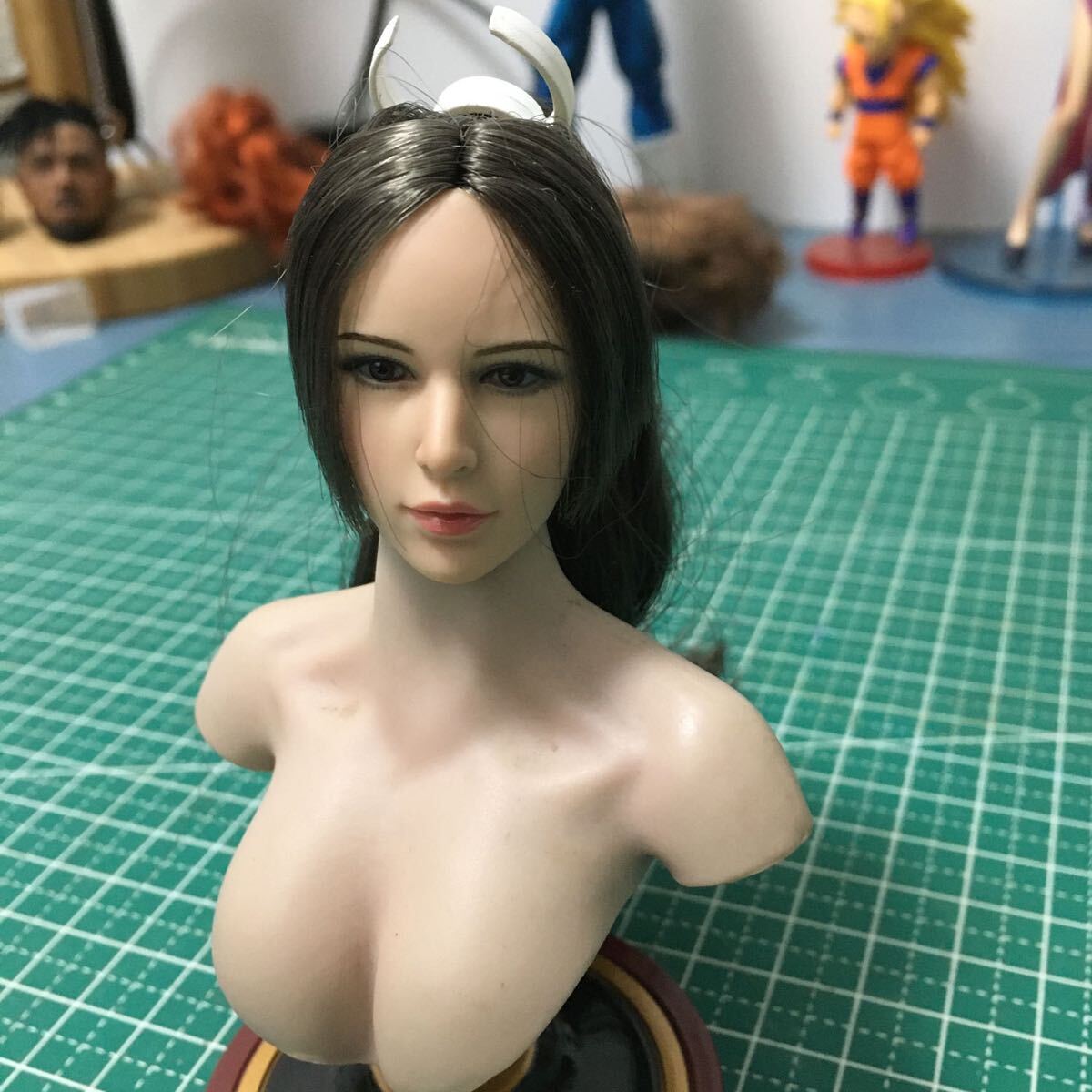 B44 1/6 フィギュア ヘッド　女性ヘッド　植毛タイプ 希少品 12インチドール 美少女 OB/TBLeague/Phicen/Jiaou doll素体対応 白肌