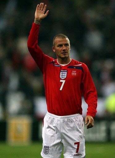 08-09 イングランド England(A)＃7 ベッカム Beckham 半袖 Umbro 100th cap フランス戦仕様 S