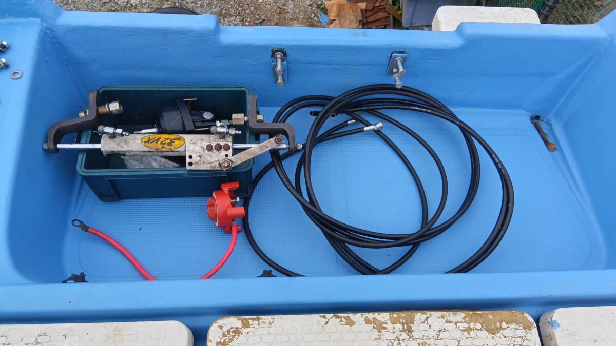 希少 マリンシックス SW‐30BF 船体のみ(小型モーターボート 希少 マリンシックス SW‐30BF 船体のみ(小型モーターボート