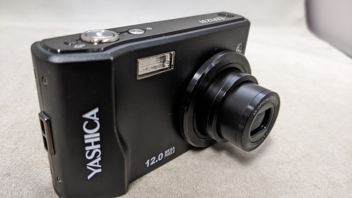 H2207 YASHICA EZ F1231 デジカメ コンパクトデジタルカメラ H2207 YASHICA EZ F1231 デジカメ コンパクトデジタルカメラ