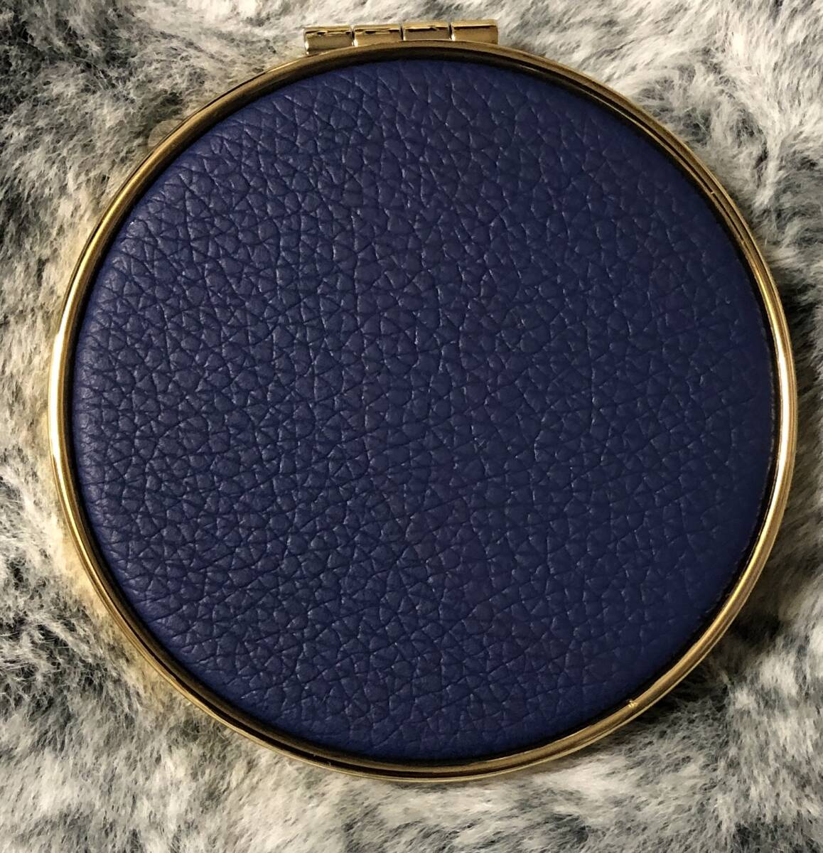 Orbis*2WAY compact mirror ( navy )*2024 year 10 month present 