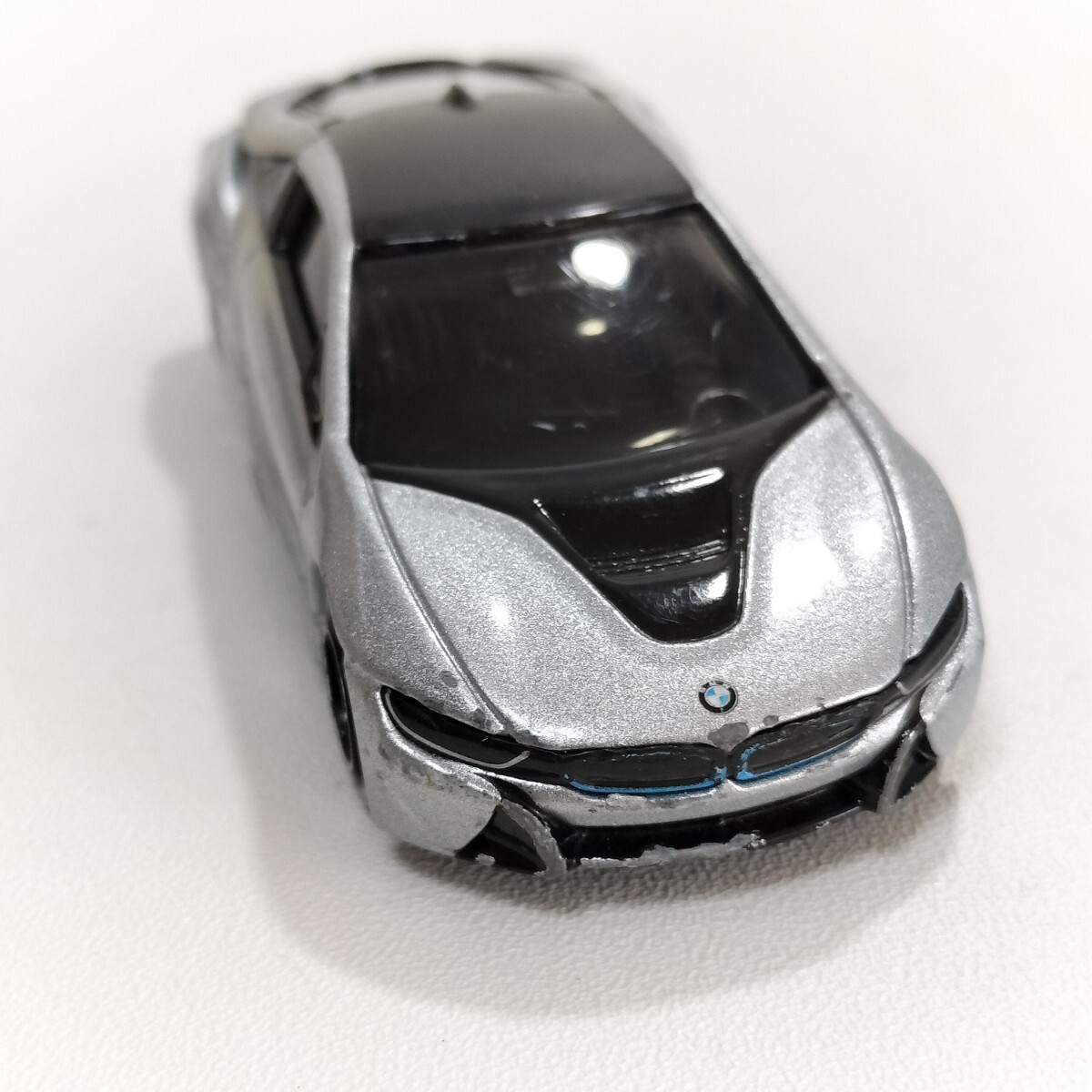 TOMICA トミカ 1/61 BMW i8 シルバー No 17 ミニカー 現状品 TOMICA トミカ 1/61 BMW i8 シルバー No 17 ミニカー 現状品