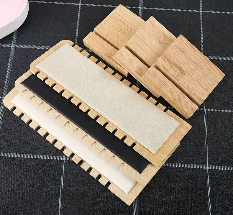 美品　ディスプレイ　ネックレス用　２個セット
