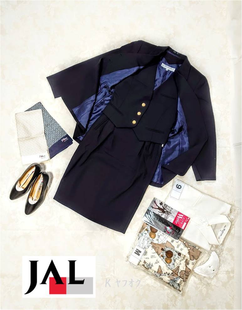 美品☆JAL CA8代目 客室乗務員 制服 9号 イナバヨシエ 美品☆JAL CA8代目 客室乗務員 制服 9号 イナバヨシエ