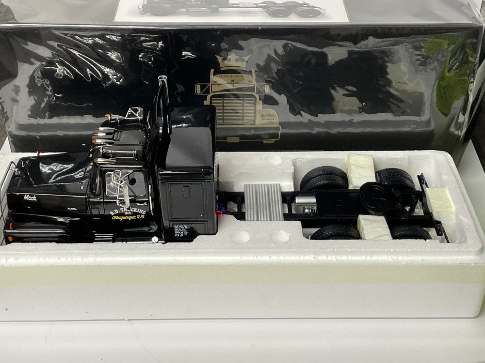 Yahoo!オークション - MACK - RL700L TRACTOR TRUCK 1974/ROAD Yahoo!オークション - MACK - RL700L TRACTOR TRUCK 1974/ROAD