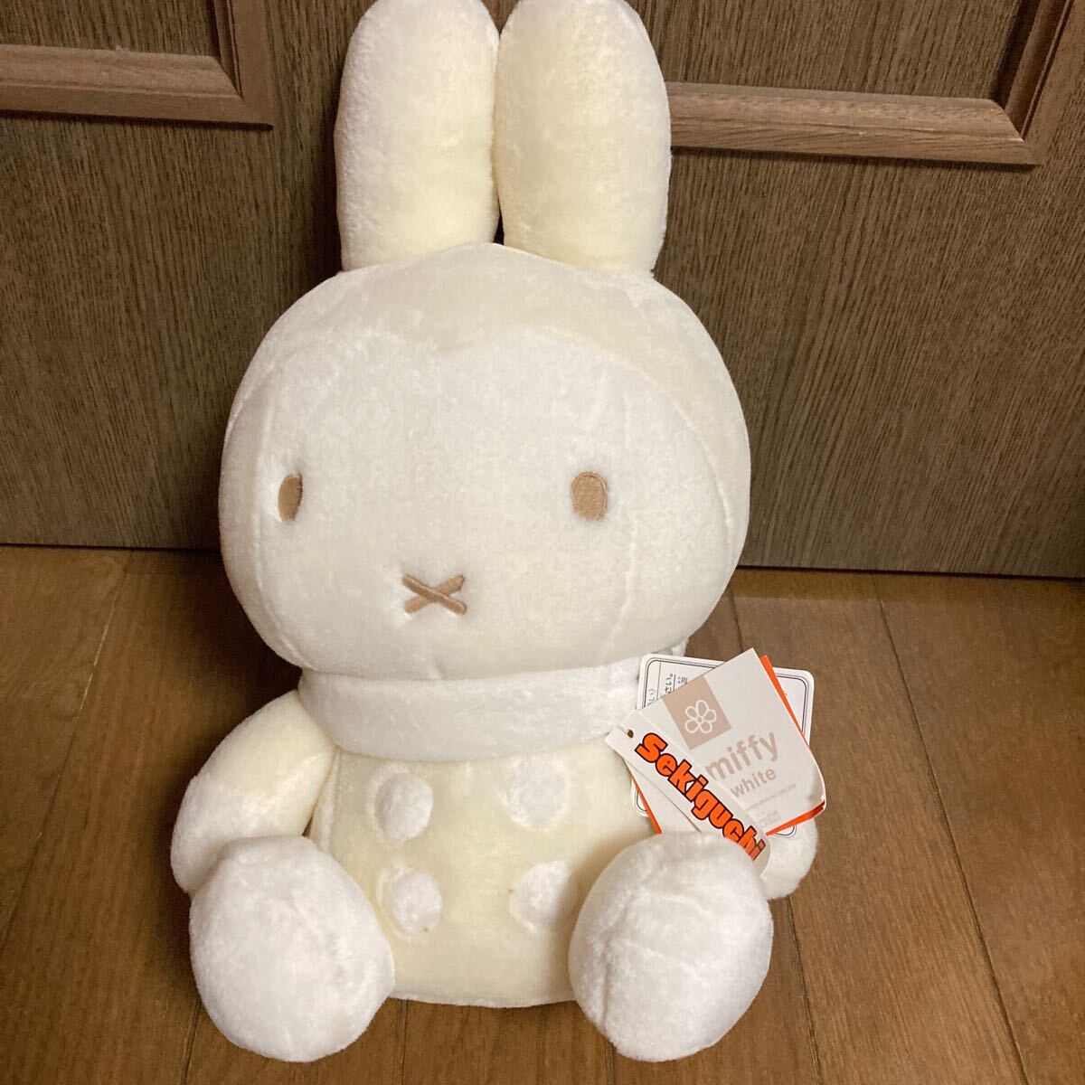 ミッフィー ぬいぐるみ 雪の日のうさこちゃん ホワイトM|Yahoo ミッフィー ぬいぐるみ 雪の日のうさこちゃん ホワイトM|Yahoo