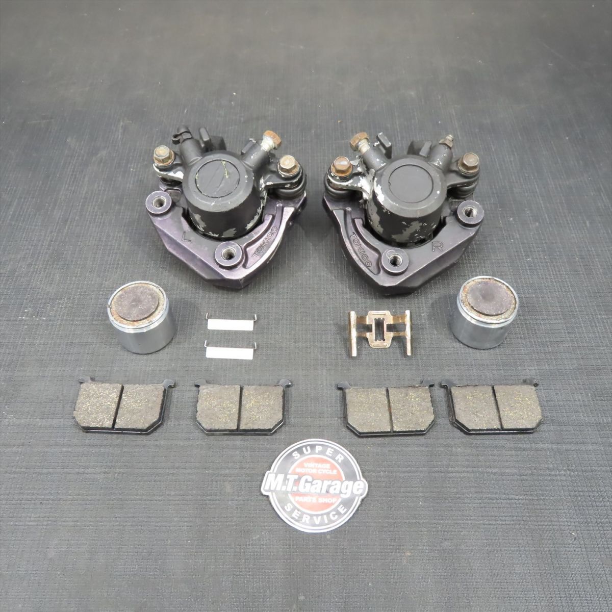 カワサキ Z400GP KZ400M フロントブレーキキャリパー左右set レストアベース(検z550gp gpz400f【060】 Z400GP-G-043