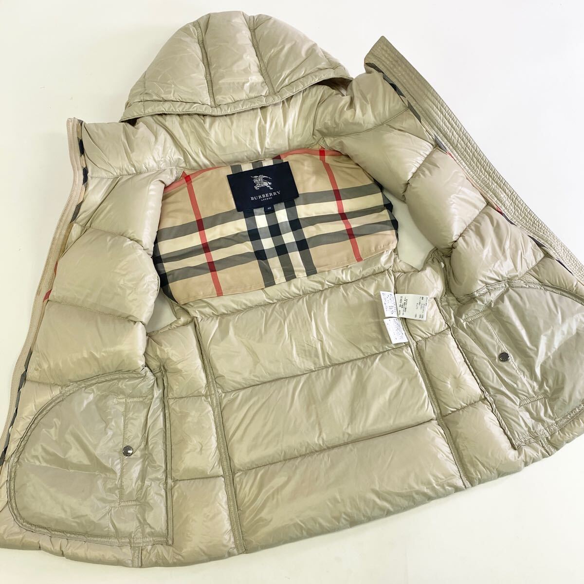 ★未使用★Burberry 白ダウンベスト フォックスフード付 レディース Lk13 BURBERRY LONDON バーバリー ダウンベスト 中綿アウター