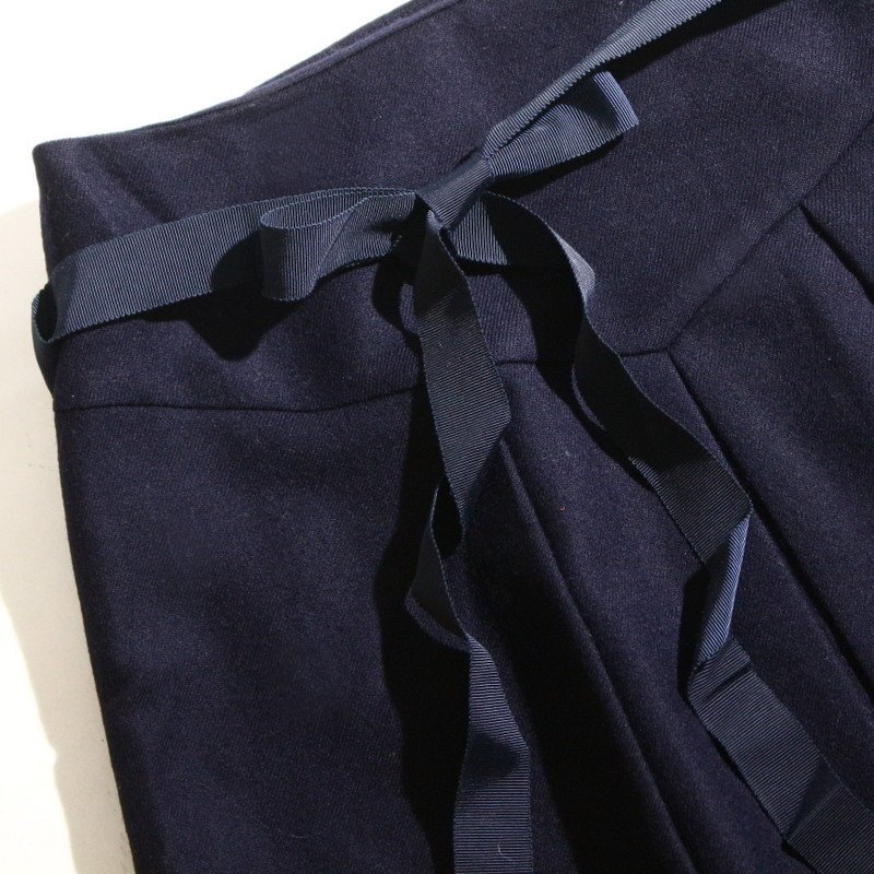 美品 クローラ CROLLA アクアガール 株) ワールド 毛100％ 秋 冬 リボンベルト フレアスカート 36 S ネイビー 紺 日本製 通勤 オフィス_画像2