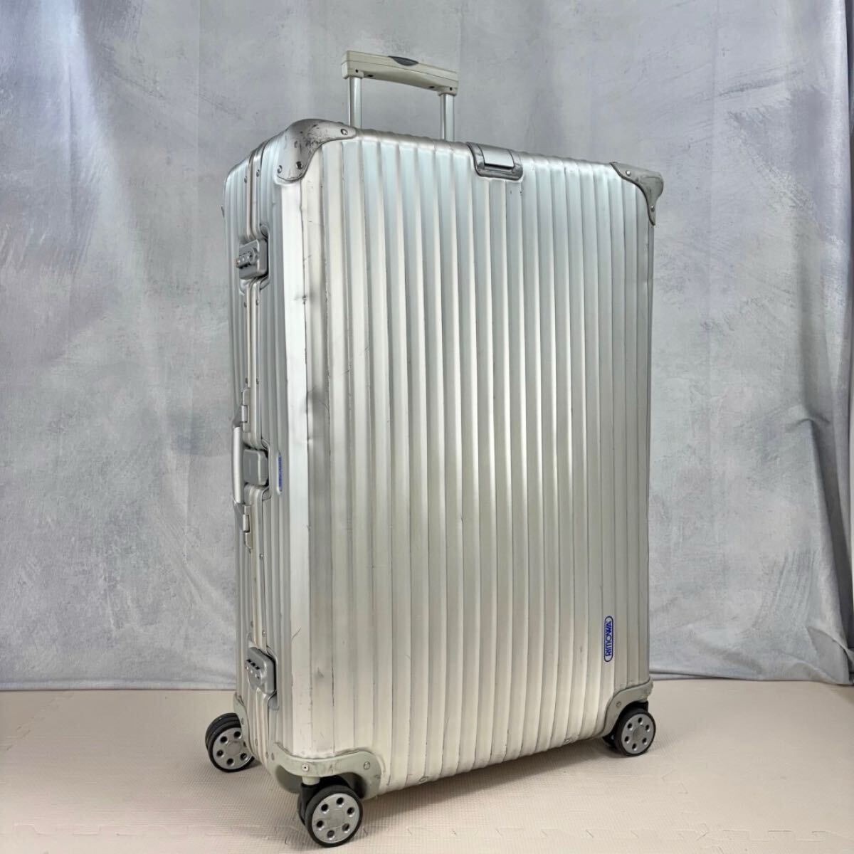 廃盤 青ロゴ リモワ トパーズ 最大容量 104L 4輪 MW アルミ 廃盤 青ロゴ リモワ トパーズ 最大容量 104L 4輪 MW アルミ