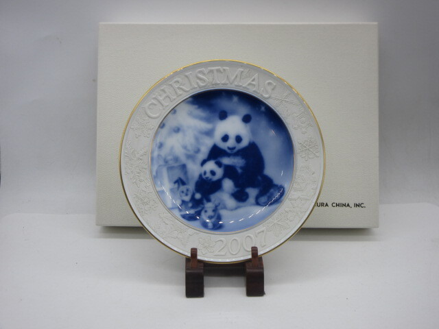 2007年 パンダ クリスマスプレート 大倉陶園 限定品 2007年【大倉陶園 クリスマスプレート『PANDA FAMILY』共箱付】X
