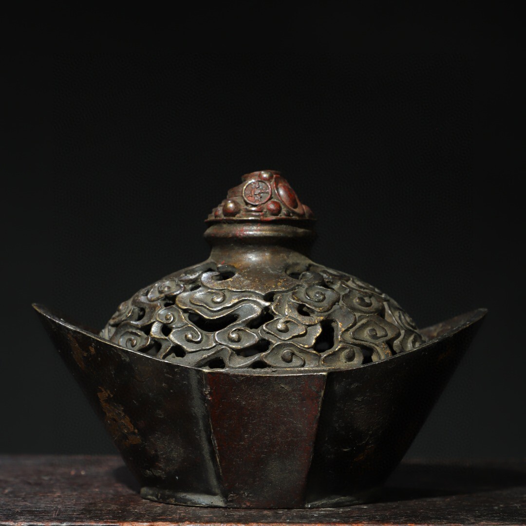 蔵友旧蔵出 銅製 拓金 招財 元寶熏香爐 密宗密教 供養品 仏教 蔵友旧蔵出 銅製 拓金 招財 元寶熏香爐 密宗密教 供養品 仏教