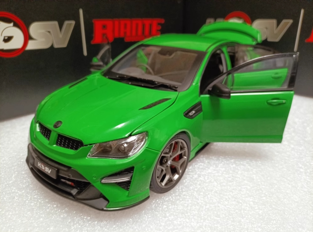 送料無料★Biante 1：18 Holden HSV GTSR HERON Green