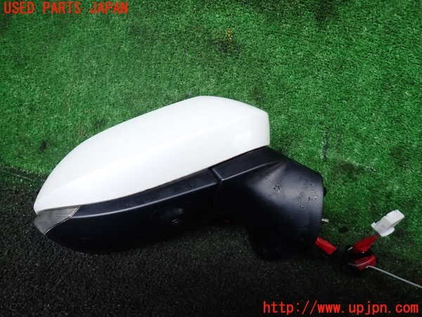 1UPJ-17411210]ヤリス(YARIS) クロス(MXPB15)右ドアミラー 中古