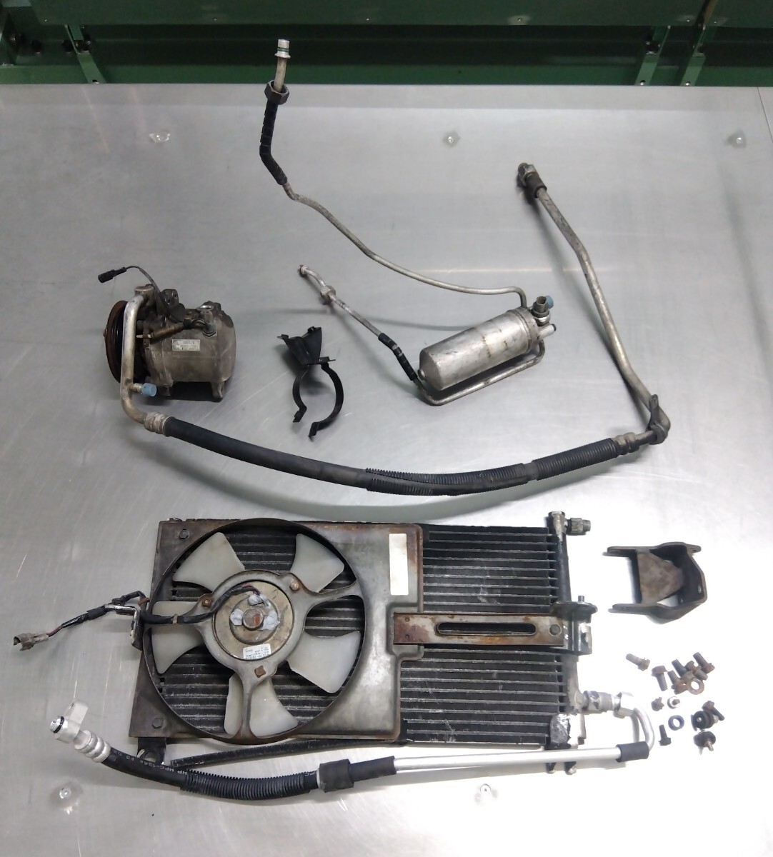 SUZUKI 旧型 アルトワークス HB11S エアコン セット コンプレッサー コンデンサー ファン パイプ 配管 タンク HA11S HA21S HB21S ie RS-Z