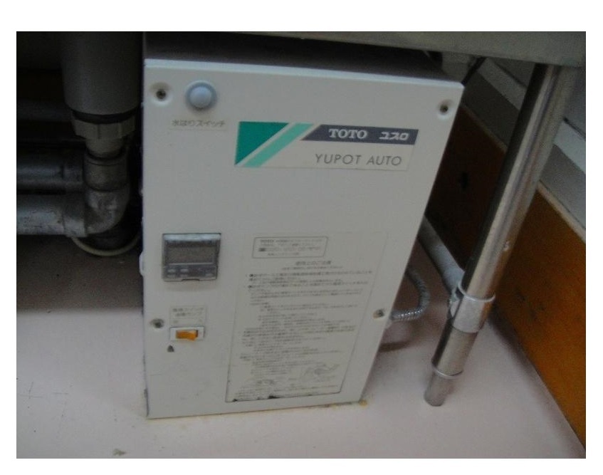 C3A【新長茨城イ弁020305-20(4)有】温水器 TOTO ユポット 1100W 11.7リッター 38℃ 現状お渡し