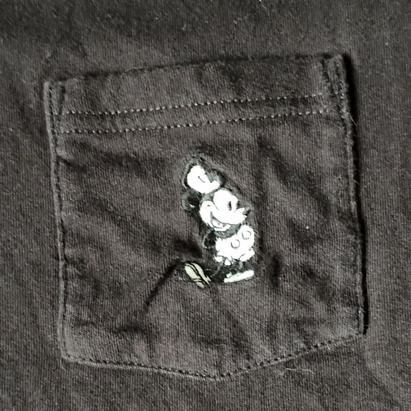 ユニクロ UNIQLO ミッキー Tシャツ 150 半袖 刺繍 ワンポイント ユニクロ UNIQLO ミッキー Tシャツ 150 半袖 刺繍 ワンポイント