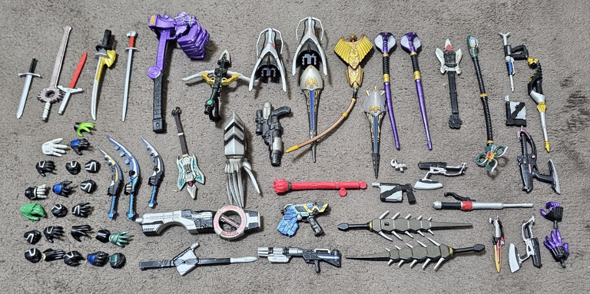バンダイ製 S.H.Figuarts、装着変身、ソフビなどの武器、手など部品多数 ジャンク まとめてセット