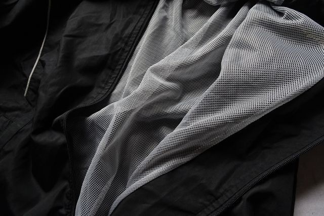 adidas/アディダス/ジュニア/ジャンパー/アウター/ナイロン系ポリエステル/里地メッシュ/グレーライン/黒/ブラック/150サイズ(11/6R6)