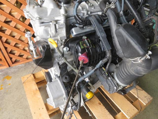 エスクァイア DAA-ZWR80G エンジン 2ZRFXE