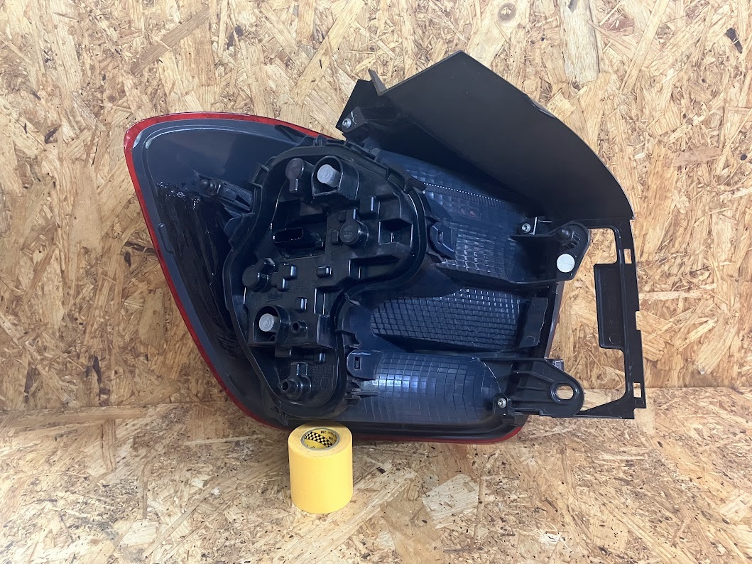 【全国送料込み】BMW F20前期116i純正テールランプ右側不点灯修理済み BMW F20前期116i純正テールランプ右側不点灯修理済み｜Yahoo