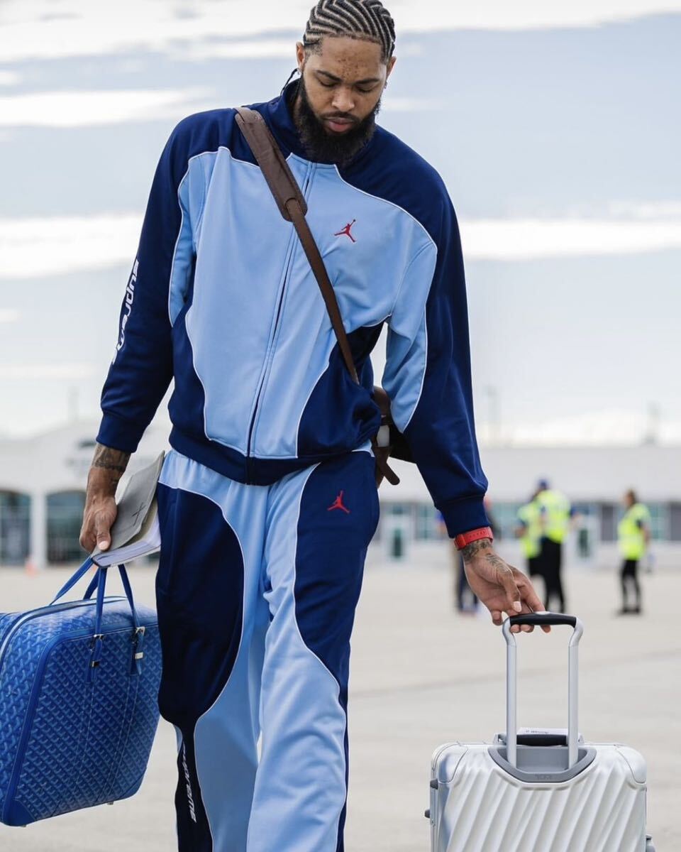 送料無料 M 水色 Supreme x Jordan Tricot Track Jacket Blue 送料無料 M 水色 Supreme x Jordan Tricot Track Jacket Blue