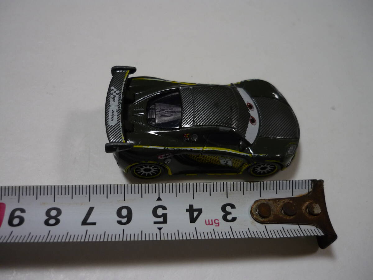 新品　トミカ　カーズ ルイス・ハミルトン(カーボンレーサータイプ ) Amazon.co.jp: カーズ トミカ ルイス ハミルトン カーボン