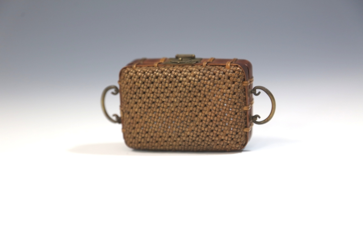 蔵友館蔵品・木胎漆器彫・描真金・二龍戲珠紋・筆筒】・希少珍品 蔵友館蔵品・木胎漆器彫・描真金・二龍戲珠紋・筆筒】・希少珍品