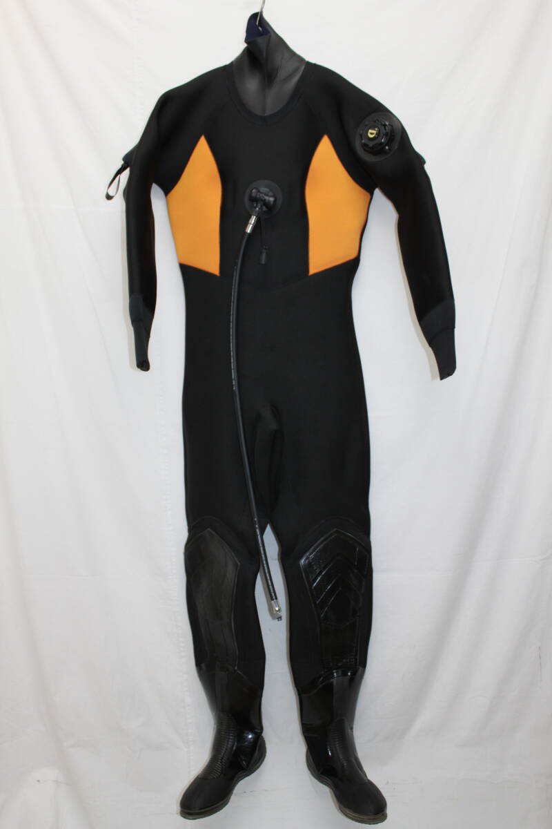 7000円 美品 ダイビング ドライスーツ 身長165cm 体重56kg 24足 7000円 美品 ダイビング ドライスーツ 身長165cm 体重56kg 24足