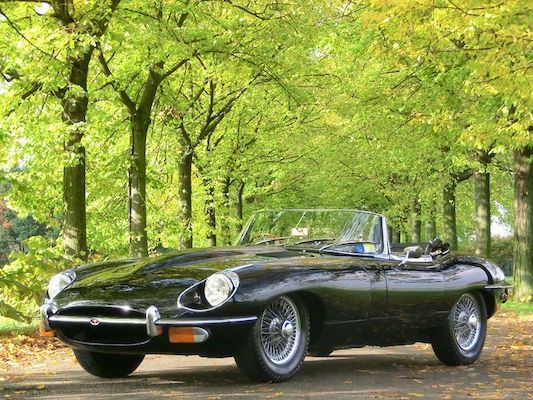 參考実車畫像:JAGUAR E-Type Roadster