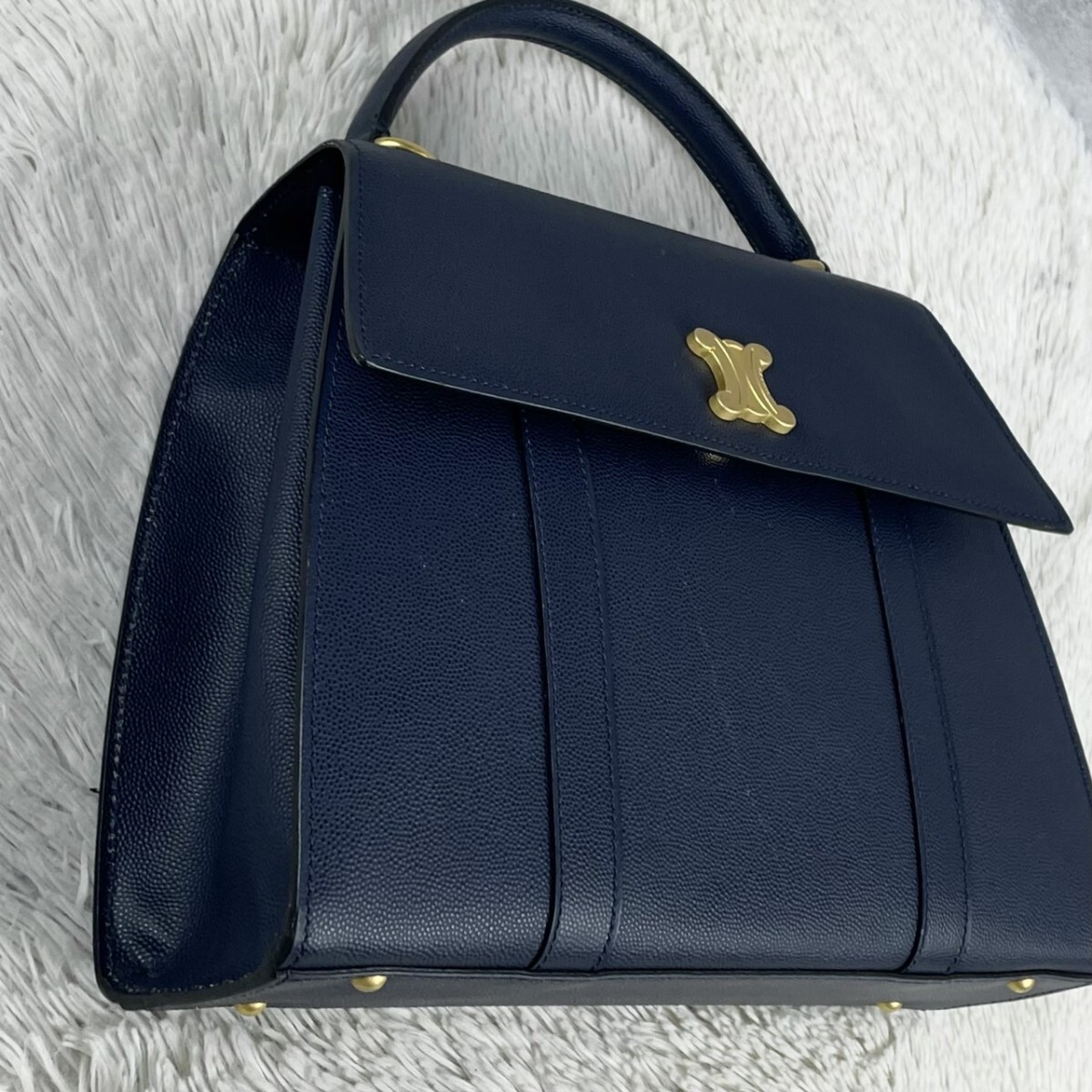 セリーヌ ハンドバッグ 肩掛け リボン ゴールド金具 レザー 黒 ショルダー 楽天市場】【未使用 展示品】 セリーヌ CELINE トリオンフ